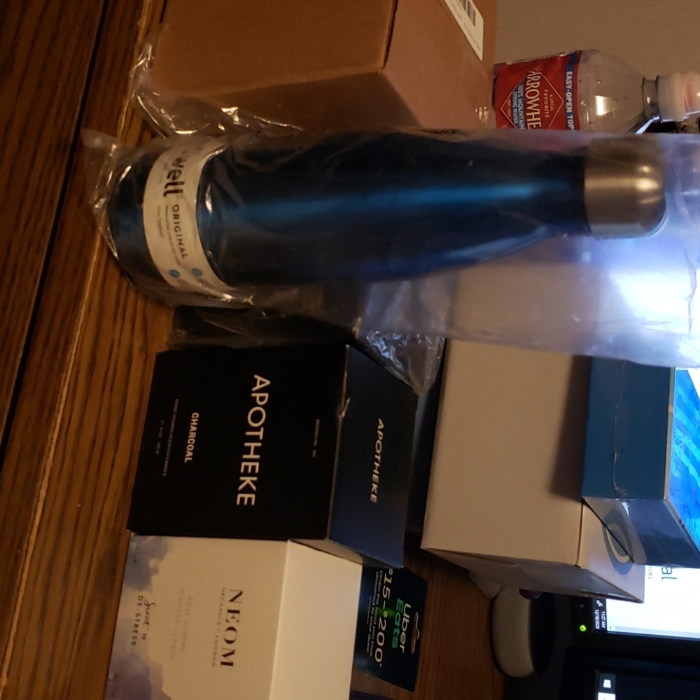 Another candles and swell bottle